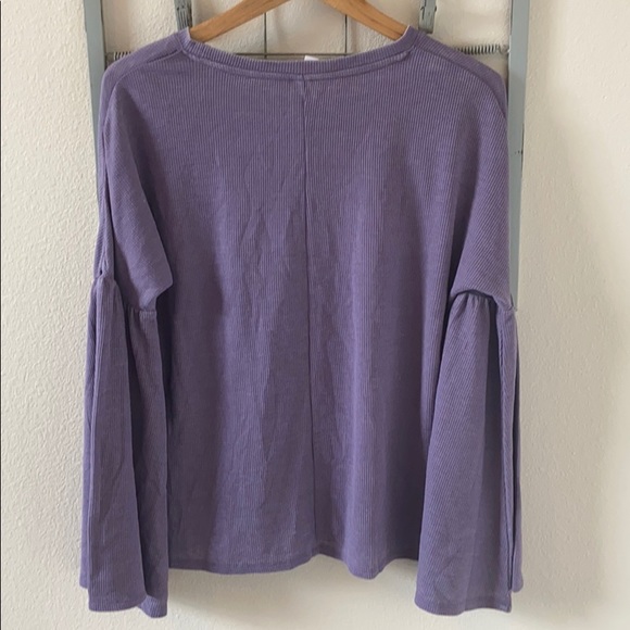 Bell Sleeved Shirt size small NWOT - Picture 6 of 6